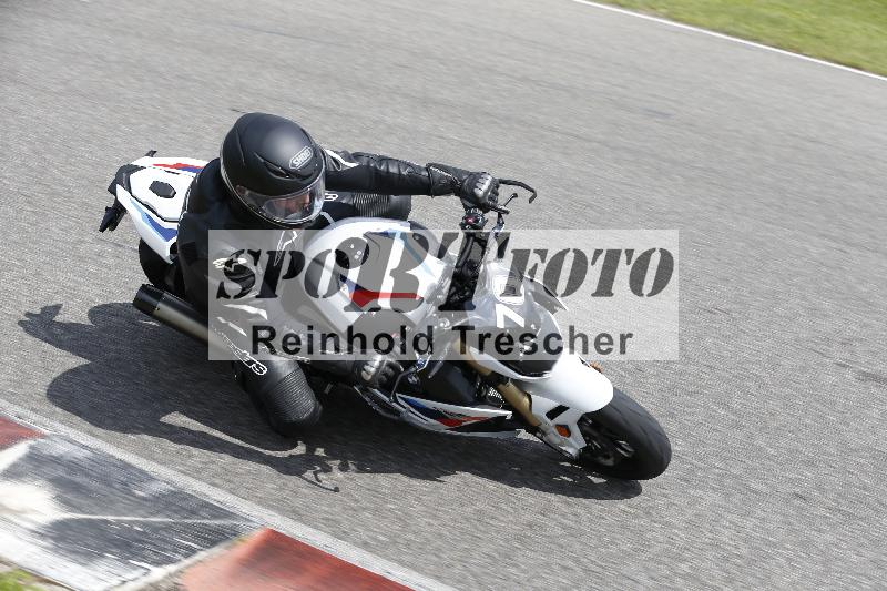 /Archiv-2024/29 12.06.2024 MOTO.CH Track Day ADR/Gruppe rot/70